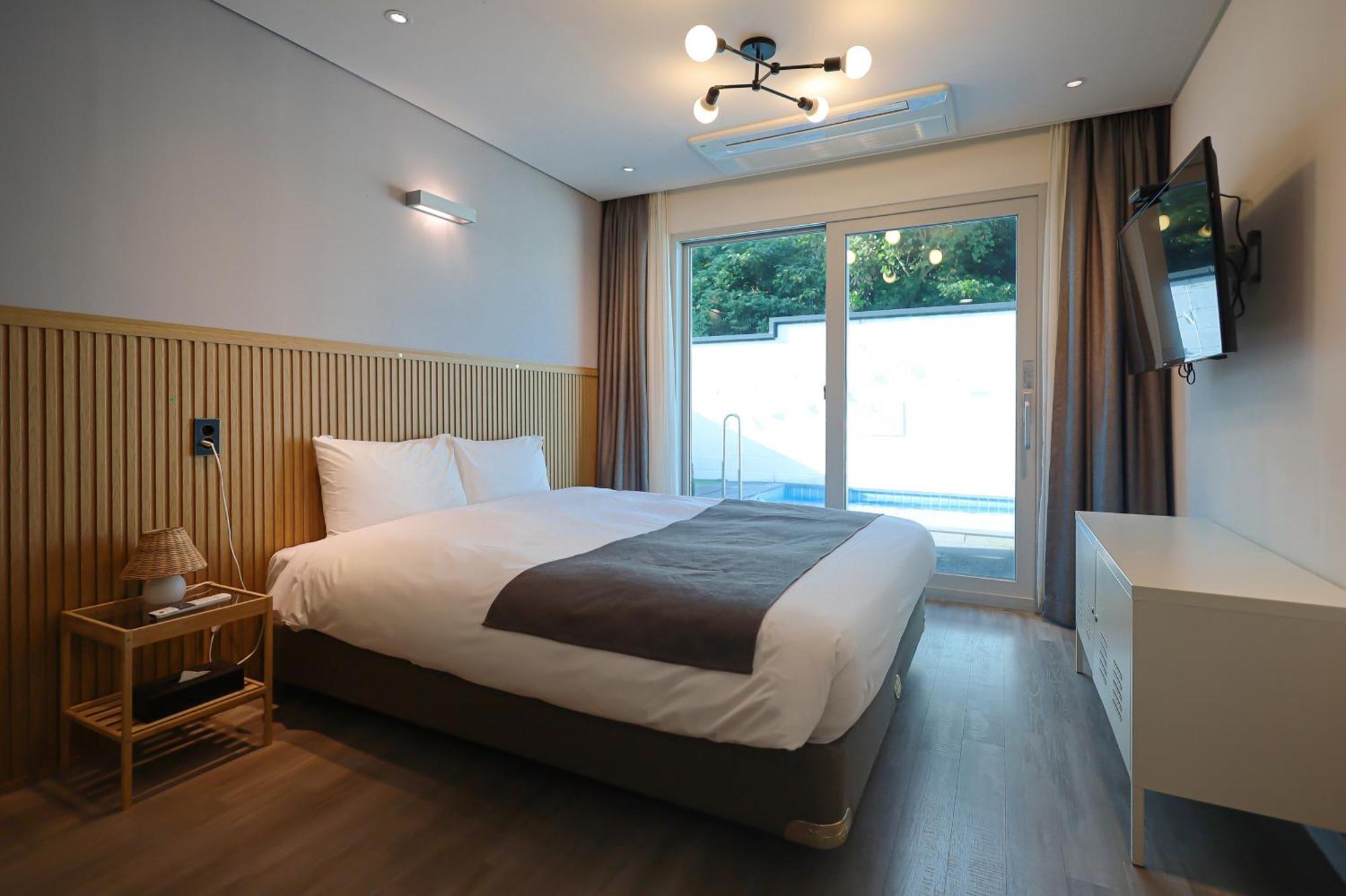 Pool And Villa Sorang Jeju Exterior foto