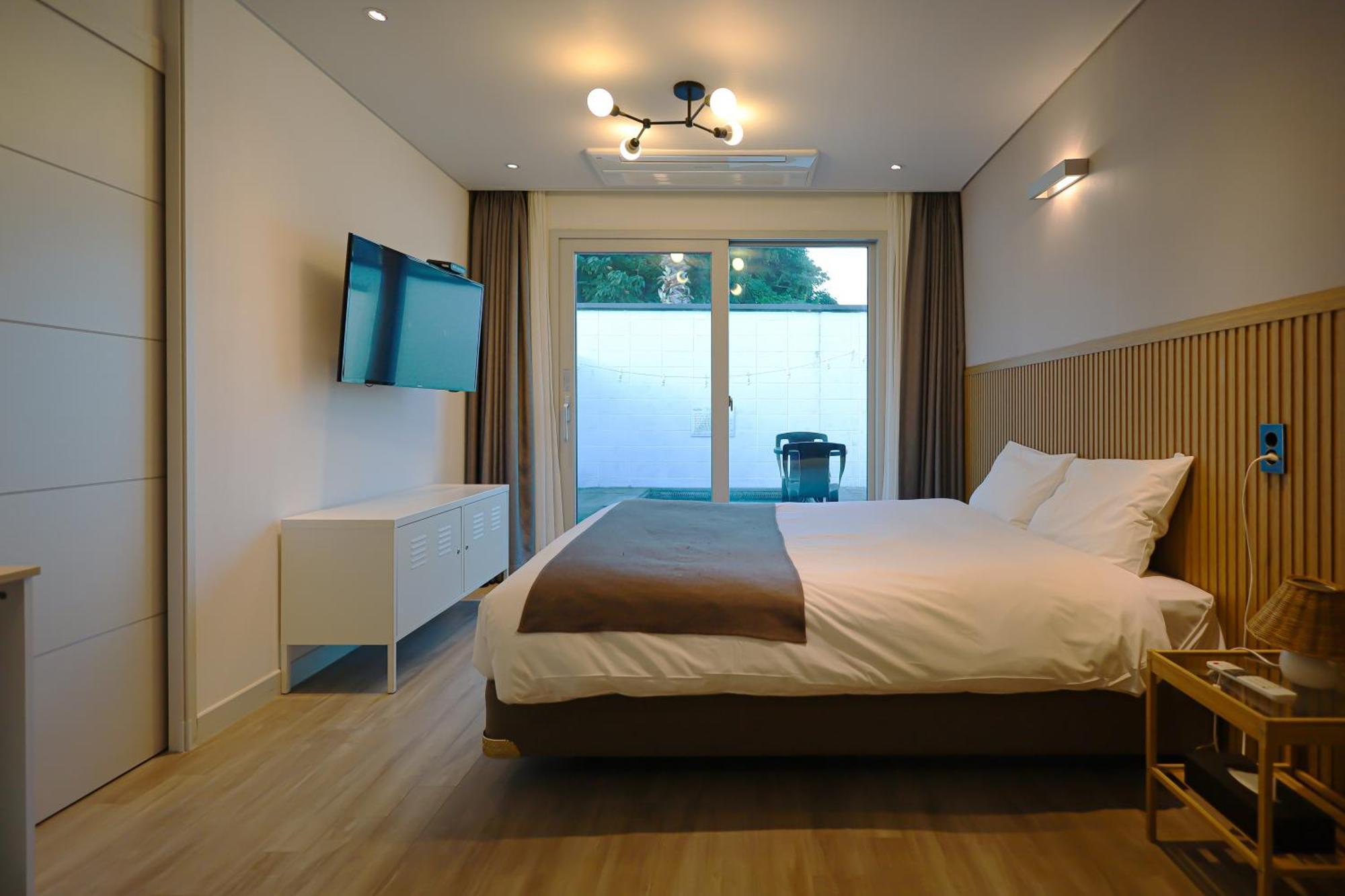 Pool And Villa Sorang Jeju Exterior foto